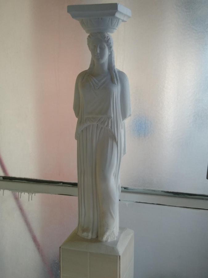 Acropolis Within 10 Minutes Walk! Classical Apartment And A Hostess At Your Side! Athen Exterior foto