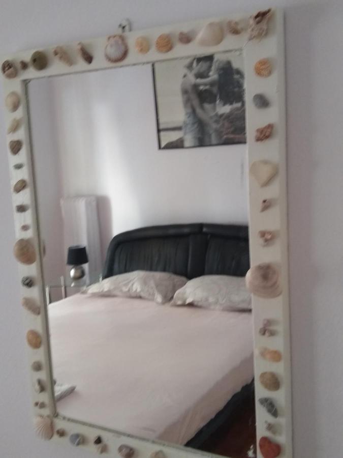 Acropolis Within 10 Minutes Walk! Classical Apartment And A Hostess At Your Side! Athen Exterior foto