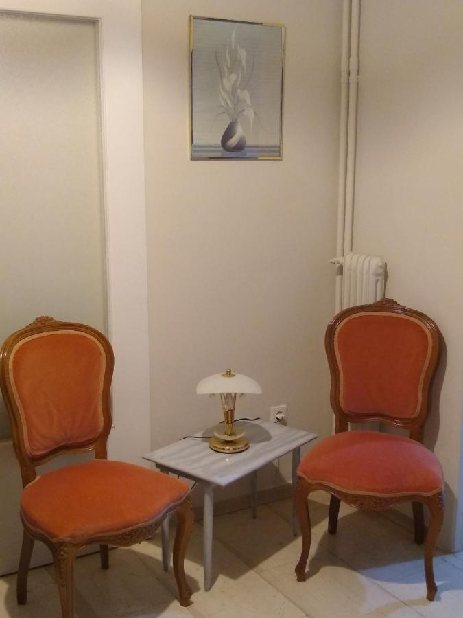 Acropolis Within 10 Minutes Walk! Classical Apartment And A Hostess At Your Side! Athen Exterior foto