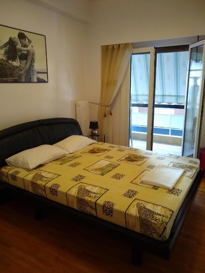 Acropolis Within 10 Minutes Walk! Classical Apartment And A Hostess At Your Side! Athen Exterior foto