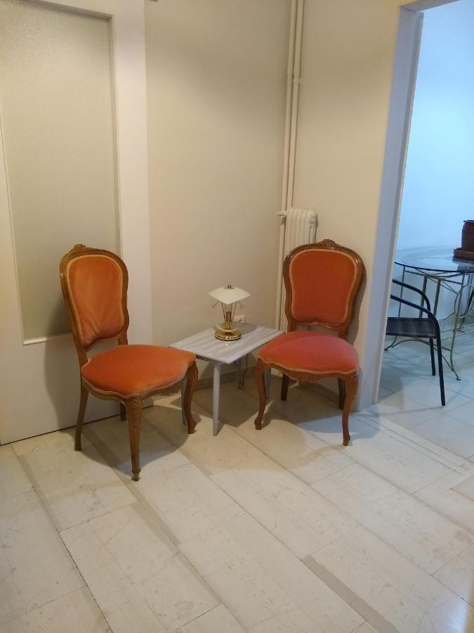 Acropolis Within 10 Minutes Walk! Classical Apartment And A Hostess At Your Side! Athen Exterior foto