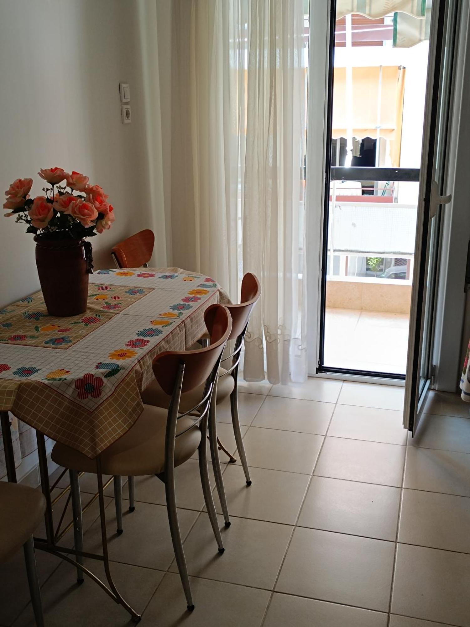 Acropolis Within 10 Minutes Walk! Classical Apartment And A Hostess At Your Side! Athen Exterior foto
